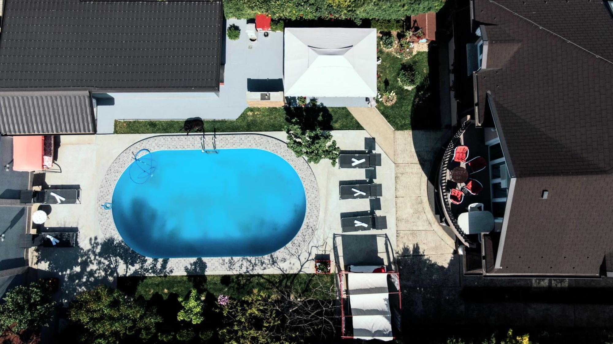 Lux Apartments With Pool Dex Zemun Polje Екстериор снимка