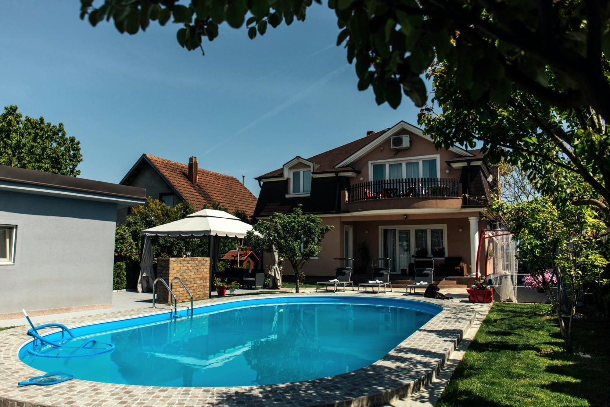 Lux Apartments With Pool Dex Zemun Polje Екстериор снимка