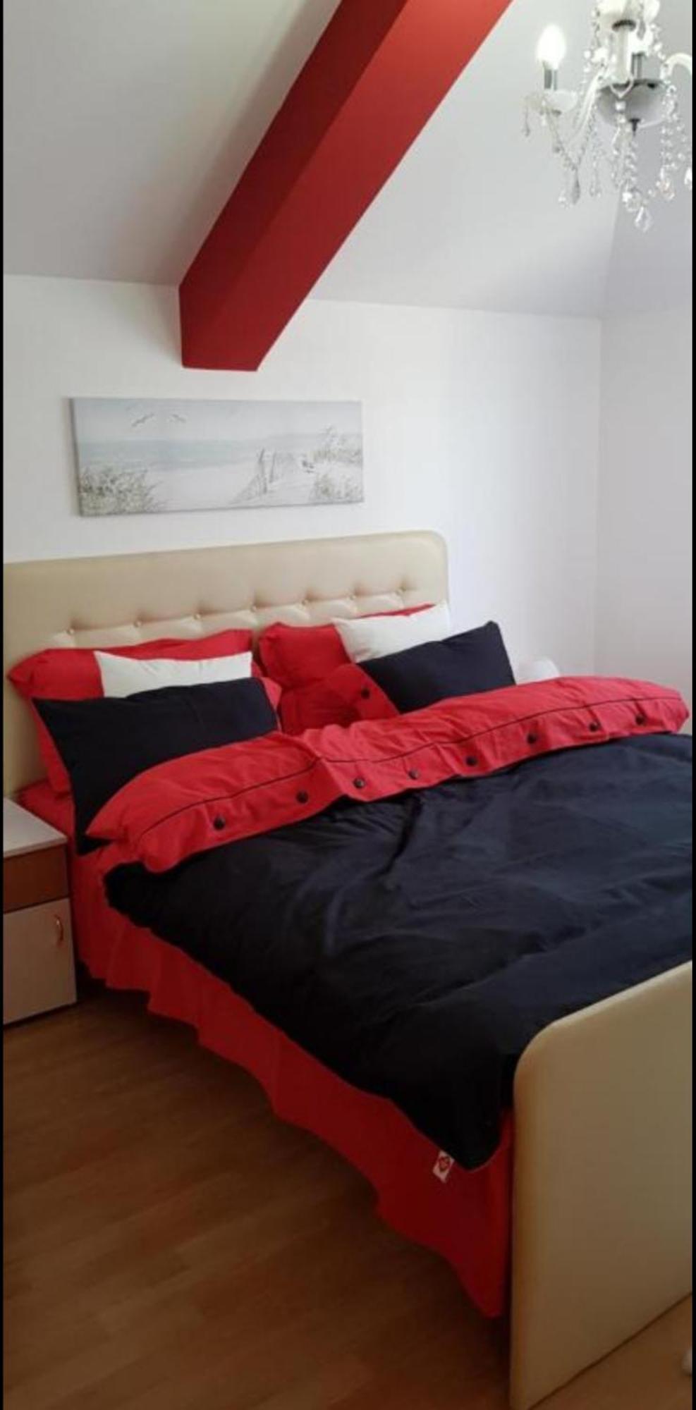 Lux Apartments With Pool Dex Zemun Polje Екстериор снимка