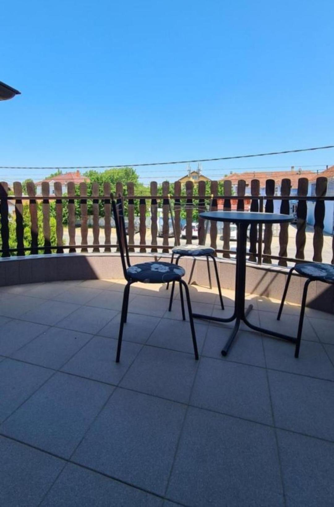 Lux Apartments With Pool Dex Zemun Polje Екстериор снимка